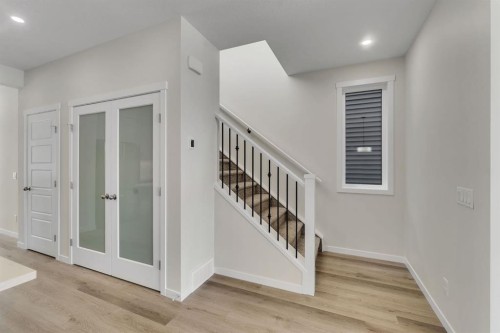 106 Corner Glen Grove Ne, Calgary, AB - Indoor Photo Showing Other Room