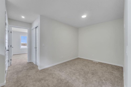 106 Corner Glen Grove Ne, Calgary, AB - Indoor Photo Showing Other Room