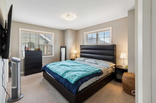 319 Mckenzie Towne Square Se, Calgary, AB - Indoor Photo Showing Bedroom