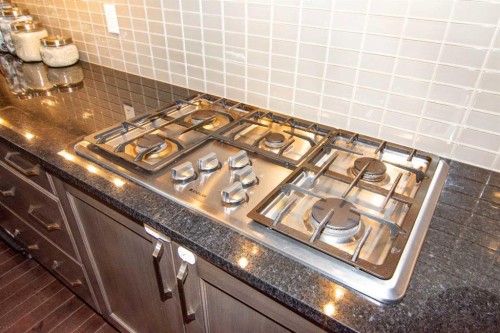 119 Auburn Bay Avenue Se, Calgary, AB - Indoor Photo Showing Kitchen