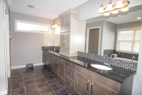 119 Auburn Bay Avenue Se, Calgary, AB - Indoor Photo Showing Bathroom