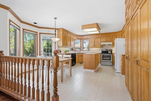 30 Edgeview Road Nw, Calgary, AB - Indoor Photo Showing Other Room