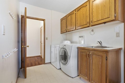 30 Edgeview Road Nw, Calgary, AB - Indoor Photo Showing Laundry Room