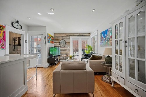 223 2 Avenue Ne, Calgary, AB - Indoor