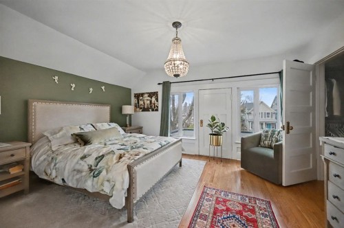 223 2 Avenue Ne, Calgary, AB - Indoor Photo Showing Bedroom