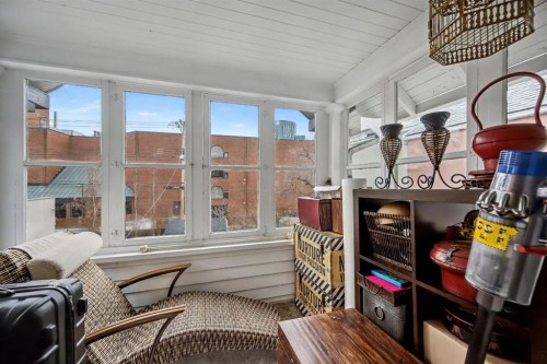 223 2 Avenue Ne, Calgary, AB - Indoor