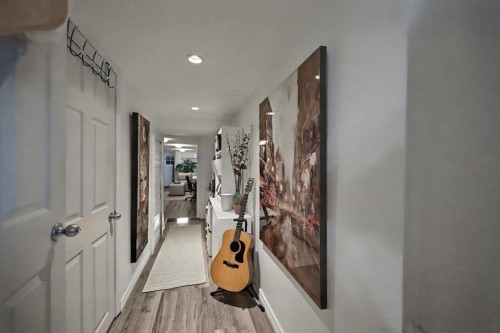 223 2 Avenue Ne, Calgary, AB - Indoor Photo Showing Other Room