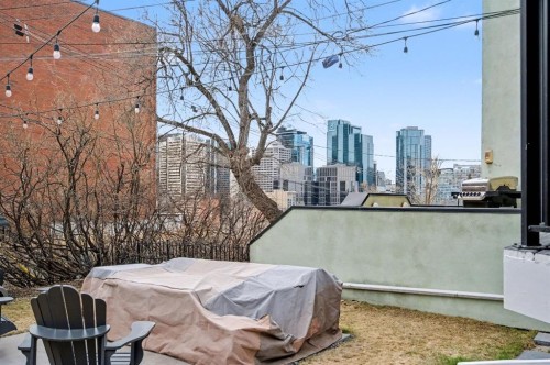 223 2 Avenue Ne, Calgary, AB - Outdoor