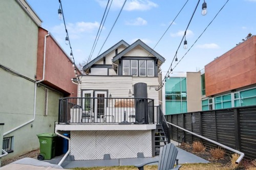 223 2 Avenue Ne, Calgary, AB - Outdoor With Exterior