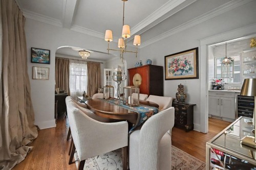 223 2 Avenue Ne, Calgary, AB - Indoor Photo Showing Dining Room