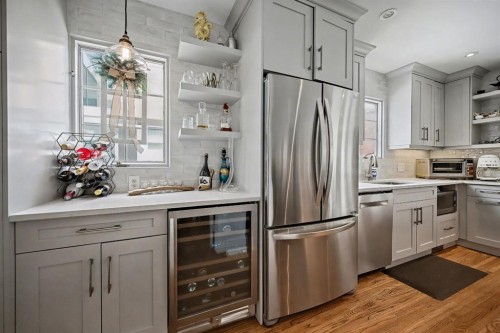 223 2 Avenue Ne, Calgary, AB - Indoor Photo Showing Kitchen With Stainless Steel Kitchen