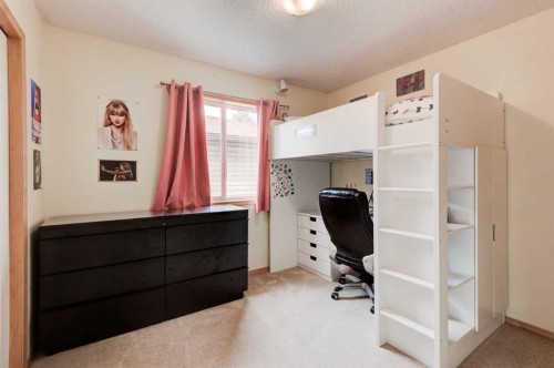 41 Chapman Close Se, Calgary, AB - Indoor