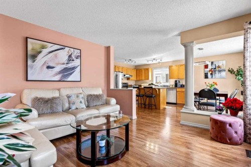 310 Somerset Drive Sw, Calgary, AB - Indoor Photo Showing Living Room