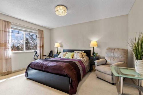 310 Somerset Drive Sw, Calgary, AB - Indoor Photo Showing Bedroom