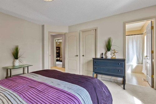 310 Somerset Drive Sw, Calgary, AB - Indoor Photo Showing Bedroom