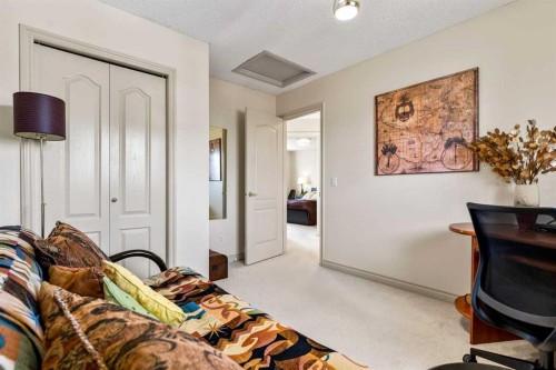 310 Somerset Drive Sw, Calgary, AB - Indoor