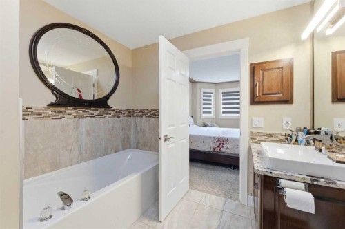 171 Coral Springs Park Ne, Calgary, AB - Indoor Photo Showing Bathroom