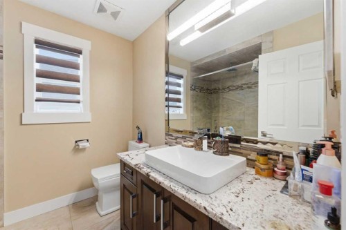 171 Coral Springs Park Ne, Calgary, AB - Indoor Photo Showing Bathroom