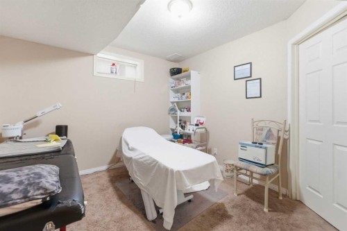 171 Coral Springs Park Ne, Calgary, AB - Indoor