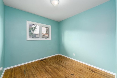 4510 Forman Crescent Se, Calgary, AB - Indoor Photo Showing Other Room