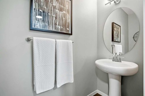 84 Auburn Glen View Se, Calgary, AB - Indoor Photo Showing Bathroom