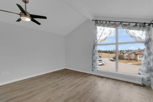 220 Cedarbrook Bay Sw, Calgary, AB - Indoor Photo Showing Other Room