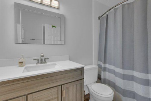 220 Cedarbrook Bay Sw, Calgary, AB - Indoor Photo Showing Bathroom
