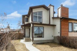 220 Cedarbrook Bay SW Calgary, AB T2W 4R4