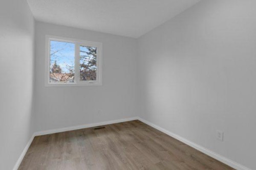 220 Cedarbrook Bay Sw, Calgary, AB - Indoor Photo Showing Other Room