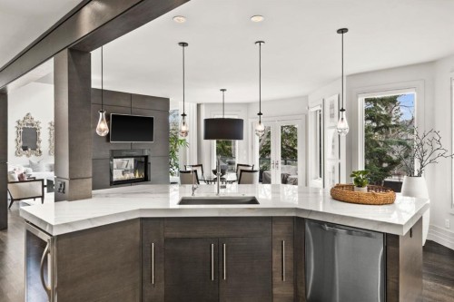 122 Aspen Ridge Place Sw, Calgary, AB - Indoor Photo Showing Kitchen With Upgraded Kitchen