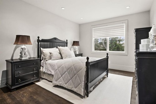 122 Aspen Ridge Place Sw, Calgary, AB - Indoor Photo Showing Bedroom
