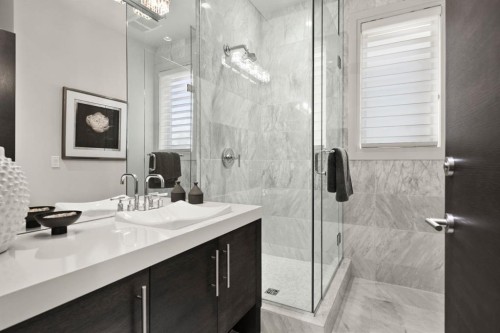 122 Aspen Ridge Place Sw, Calgary, AB - Indoor Photo Showing Bathroom