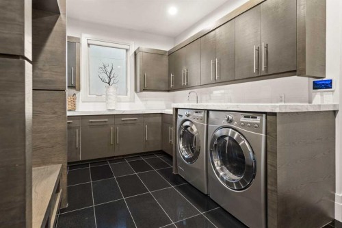 122 Aspen Ridge Place Sw, Calgary, AB - Indoor Photo Showing Laundry Room