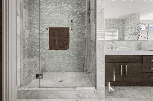 122 Aspen Ridge Place Sw, Calgary, AB - Indoor Photo Showing Bathroom