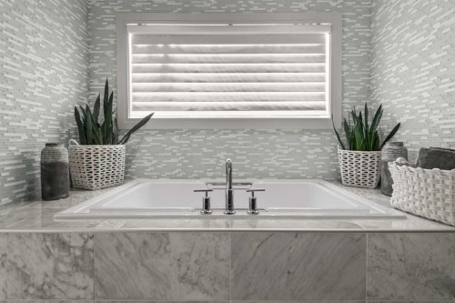 122 Aspen Ridge Place Sw, Calgary, AB - Indoor Photo Showing Bathroom