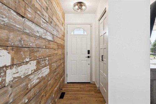 4604 Fordham Crescent Se, Calgary, AB - Indoor Photo Showing Other Room