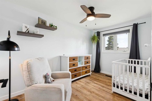 4604 Fordham Crescent Se, Calgary, AB - Indoor Photo Showing Bedroom