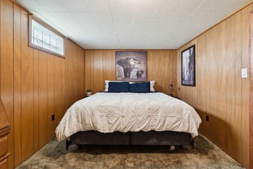 4604 Fordham Crescent Se, Calgary, AB - Indoor Photo Showing Bedroom