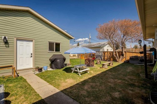 4604 Fordham Crescent Se, Calgary, AB - Outdoor