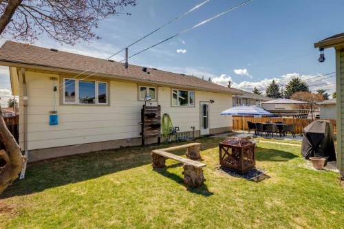 4604 Fordham Crescent Se, Calgary, AB - Outdoor With Exterior
