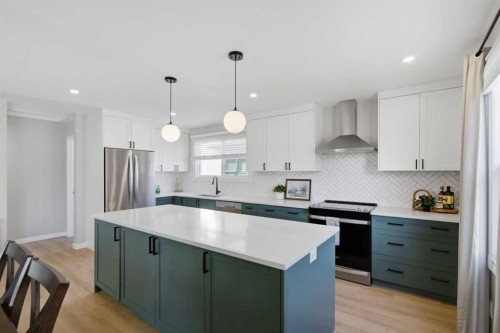 559 Deerpath Court Se, Calgary, AB - Indoor Photo Showing Kitchen With Stainless Steel Kitchen With Upgraded Kitchen