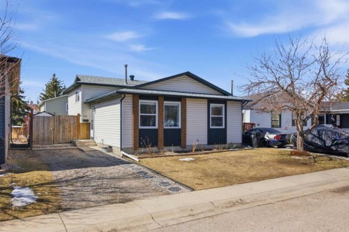 559 Deerpath Court Se, Calgary, AB - Outdoor