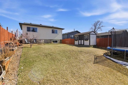 559 Deerpath Court Se, Calgary, AB - Outdoor