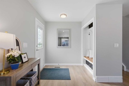 559 Deerpath Court Se, Calgary, AB - Indoor Photo Showing Other Room