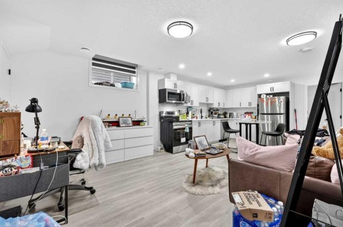41 Copperhead Road Se, Calgary, AB - Indoor