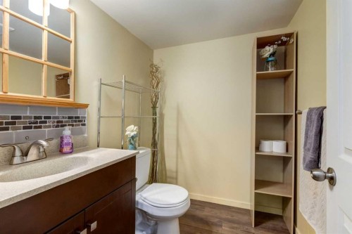 38 Legacy Boulevard Se, Calgary, AB - Indoor Photo Showing Bathroom