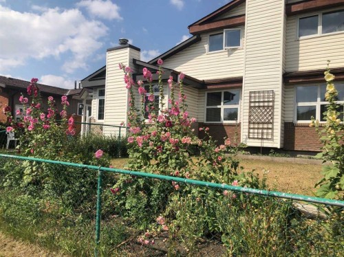 22 Whitman Close Ne, Calgary, AB - Outdoor