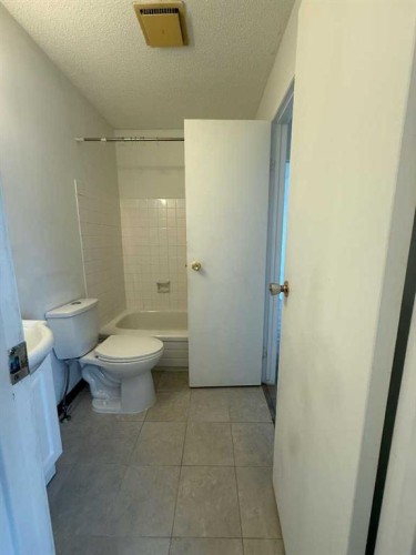 22 Whitman Close Ne, Calgary, AB - Indoor Photo Showing Bathroom