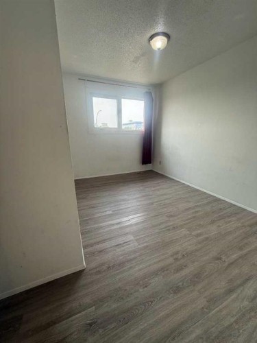 22 Whitman Close Ne, Calgary, AB - Indoor Photo Showing Other Room