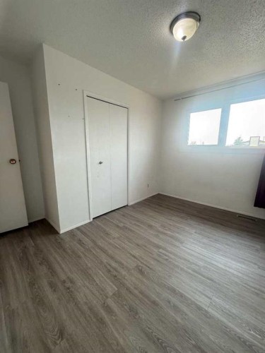 22 Whitman Close Ne, Calgary, AB - Indoor Photo Showing Other Room